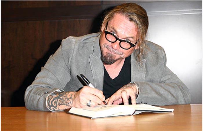 Facts About Kurt Sutter – Katey Sagal’s Husband and Screenwriter